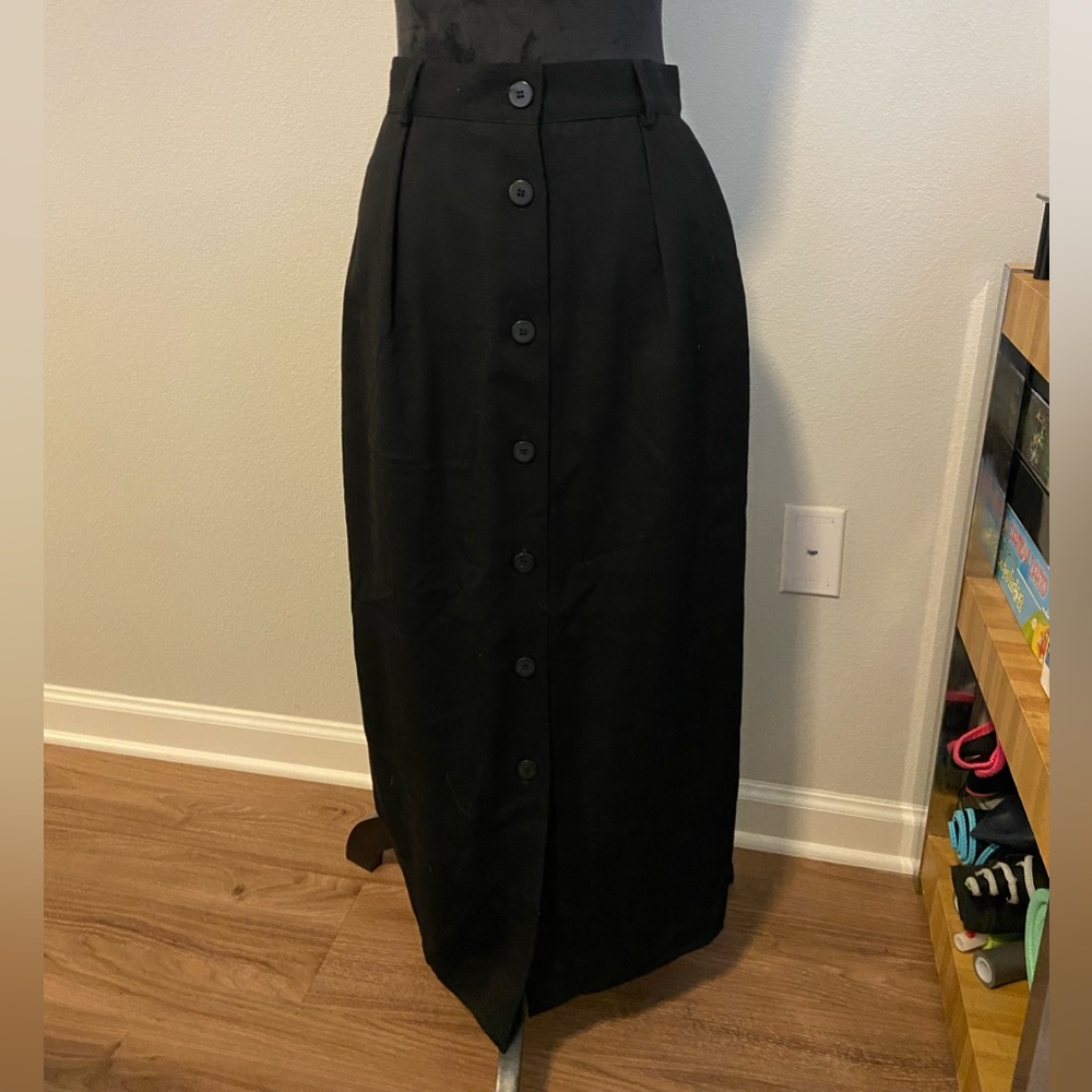 ⭐️ - Vintage Long Buttoned Skirt